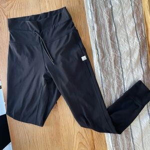 Black Vuori Drawstring Leggings
